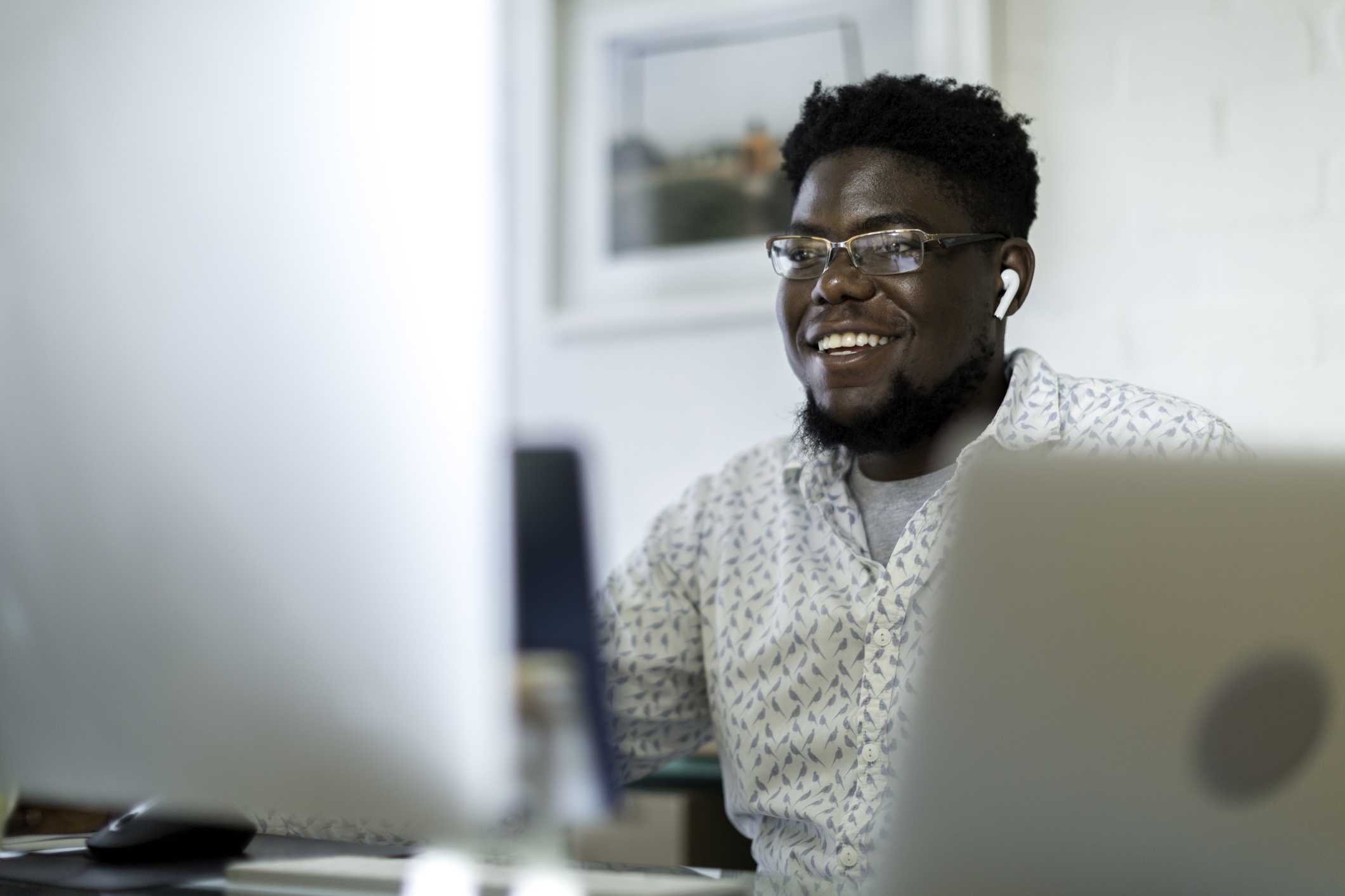 Why these critics are loving this internet company